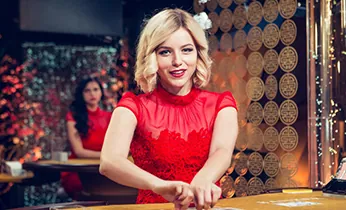 Bàn chơi Sic Bo với ba viên xúc xắc